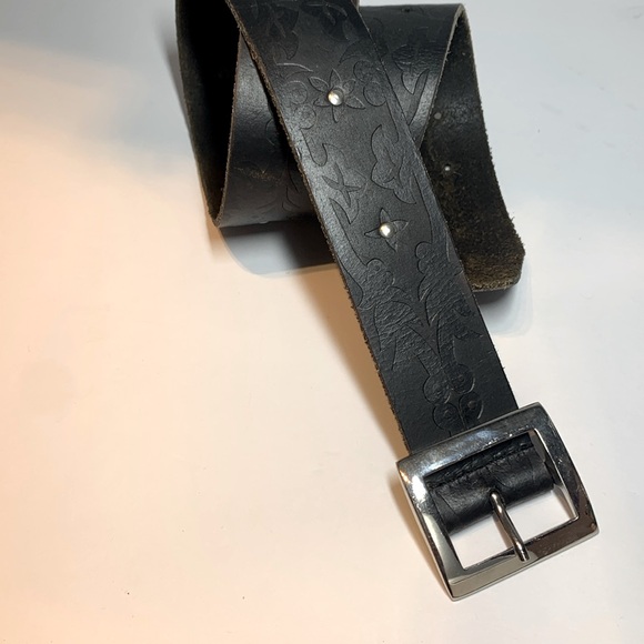 Studded leather belt - Picture 1 of 6
